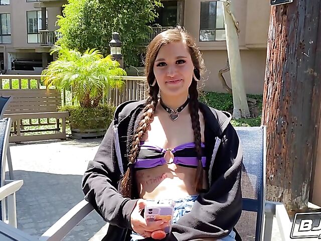 Oral sex with tattooed girl in pigtails Luna Lovely