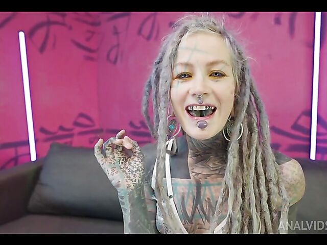 Addicted to double anal tattoo covered freak Anuskatzz can't get enough