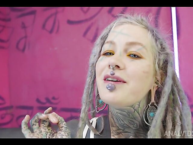 Addicted to double anal tattoo covered freak Anuskatzz can't get enough