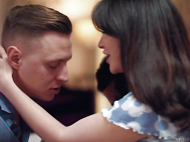 Petite Jane Wilde craves double penetration