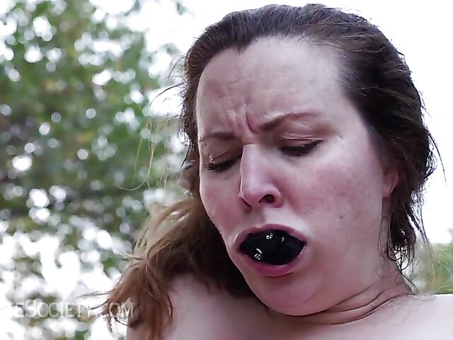 Skinny vs Chubby - Outdoor lesbian rough licking in the pickup truck