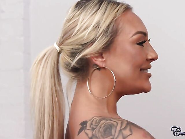 Quick blowjob and huge facial behind the bars with Jess Nova