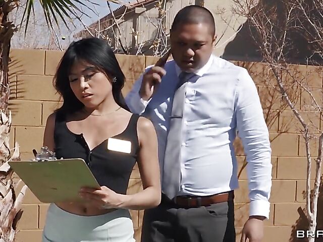 From kitchen blowjob to lesbian tribbing in the bedroom with Ember Snow and LaSirena69