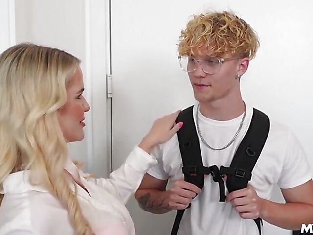 MILF blonde Slimthick Vic sucks and fucks a boy in her new lingerie