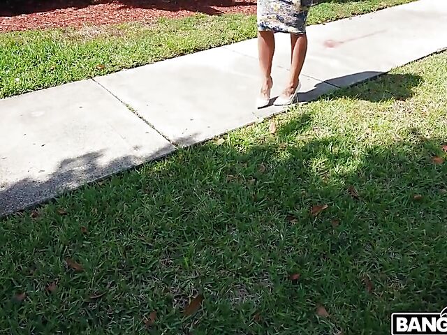 Mandy Rhea - Chick with glasses interracial in a fuck van