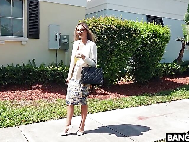 Mandy Rhea - Chick with glasses interracial in a fuck van