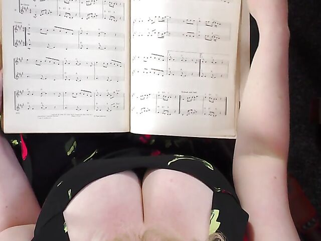 Chubby mom Jessie dildoing her snatch next to the piano