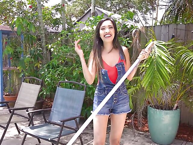 Petite latina pool girl Paulina Ruiz strip naked to get fucked