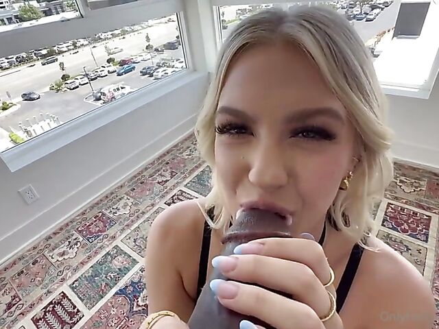 Jazlyn Ray comes to Dredd cuz she loves huge black cock