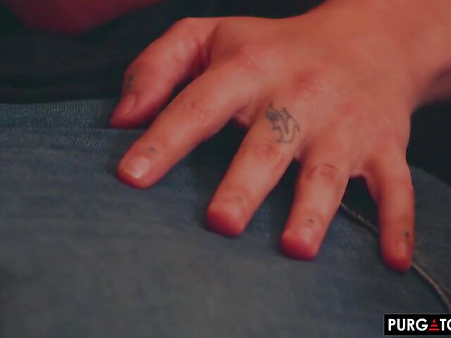 Chloe Temple & Clara Trinity - Threesome surprise after the shower