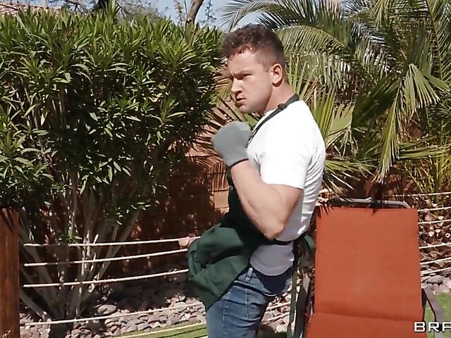 Big tits FFM threesome after bath with hot housewives LaSirena69 and Kayley Gunner