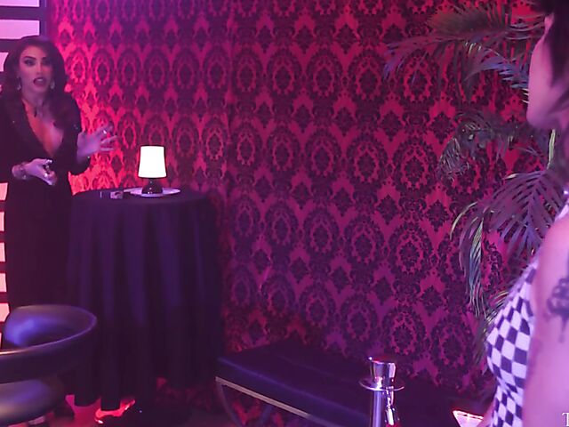 TS Ariel Demure & Brooklyn Gray - Shemale fucks girl in the club