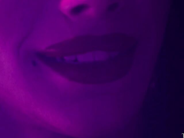 TS Ariel Demure & Brooklyn Gray - Shemale fucks girl in the club