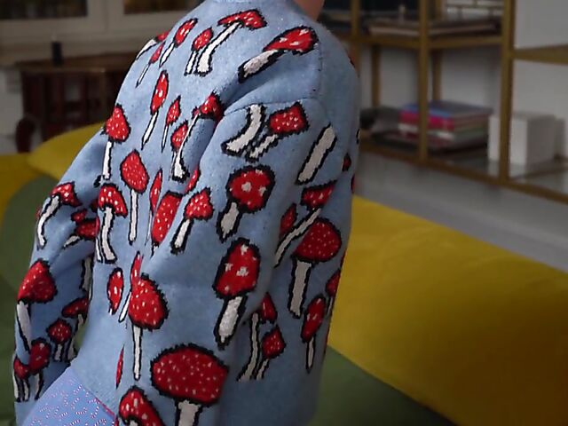 Ana Moloko - Tight girl masturbating on the sofa