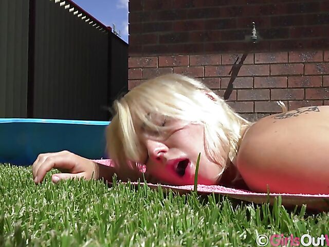 Tennis practice and outdoor masturbation with blonde Billie