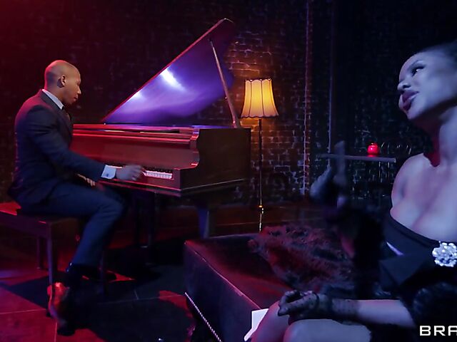 Black threesome in the club with Kira Noir and Ebony Mystique