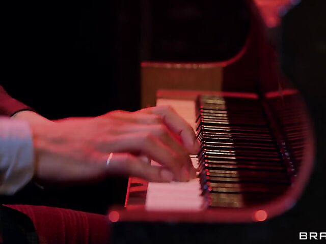 Black threesome in the club with Kira Noir and Ebony Mystique