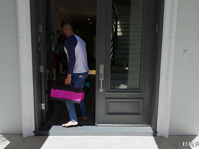 Brazzers threesome with hot renovation crew Kendra Sunderland and Maya Woulfe