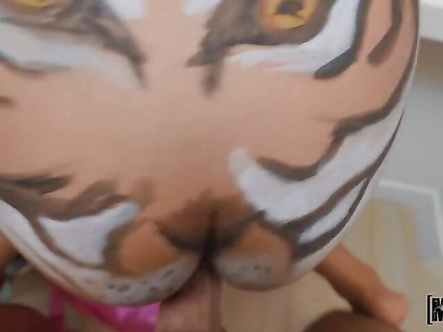 Threesome body paint fuck with Yumi Sin and Samantha Reigns