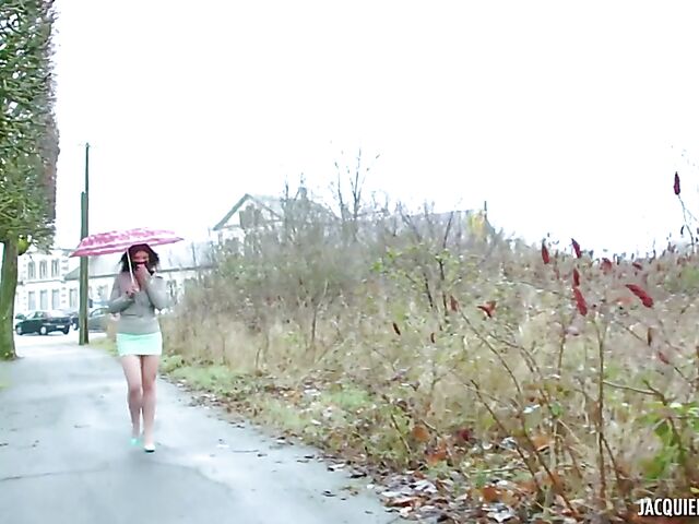 Playful French tall MILF Linda is ready to fuck