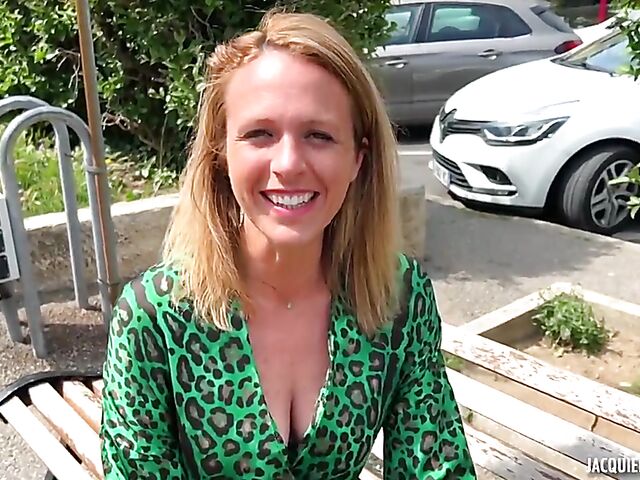 French MILF double vaginal experience featuring Julie from Lyon