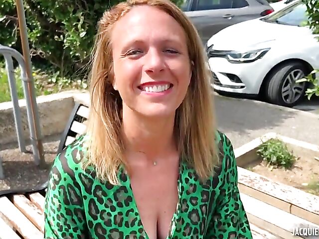 French MILF double vaginal experience featuring Julie from Lyon