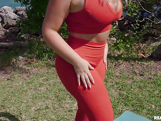 Outdoor workout and car POV session with curvy MILF Callie Brooks