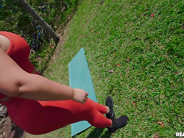 Outdoor workout and car POV session with curvy MILF Callie Brooks