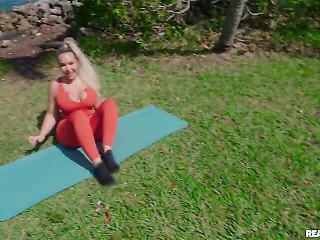 Outdoor workout and car POV session with curvy MILF Callie Brooks