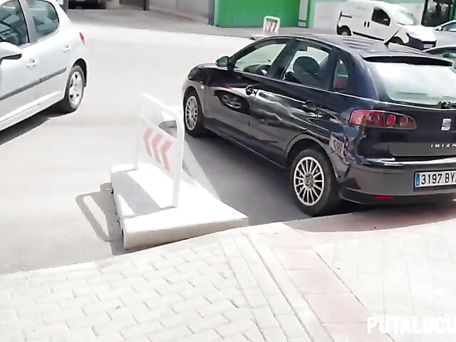 Chubby latina from El Salvador Yiyi Candy gets picked up by dirty Torbe