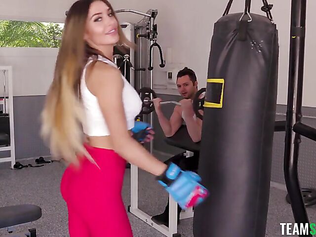 Gym sex with boxing fitness babe Ella Reese
