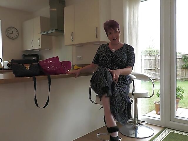 Layla Bird, 56 - Short haired mature masturbating and teasing