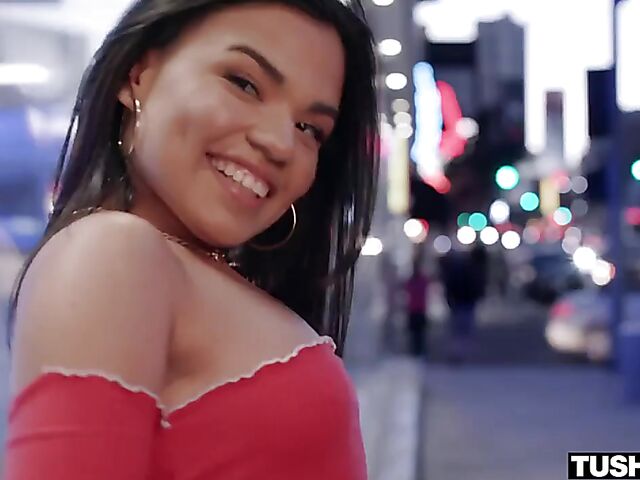 Tushy anal night with Colombian babe Summer Col