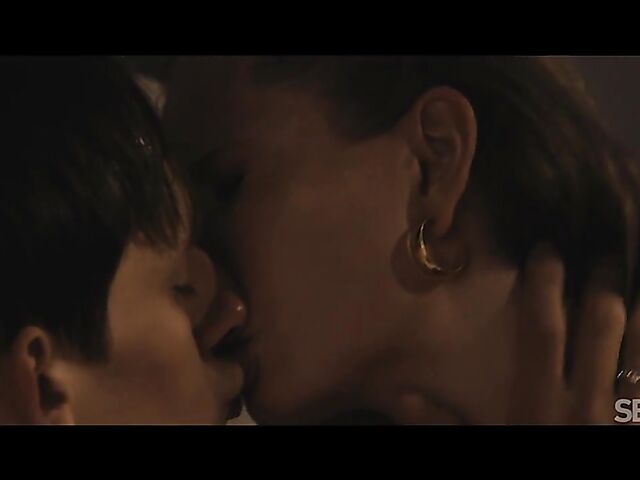 Beautiful busty Stella Cardo riding cock to say thanks for new jewelry