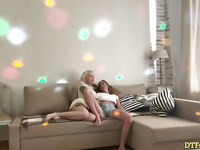 Two girls POV with bisexual hotties Bella Mur and Holly Molly