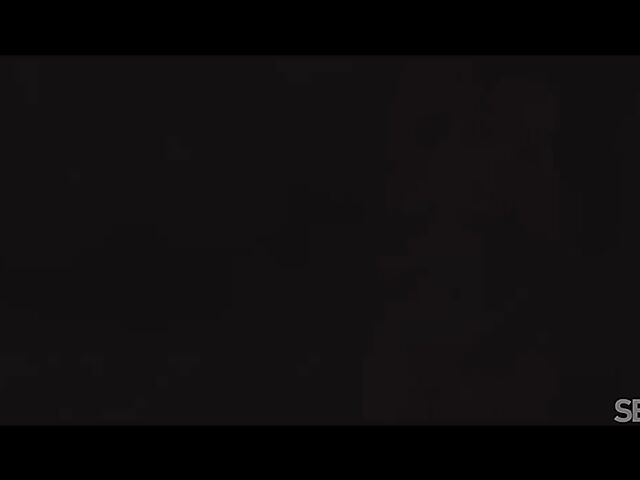 Erotic lesbian sex with a view featuring Noa Tevez and Mini Vamp