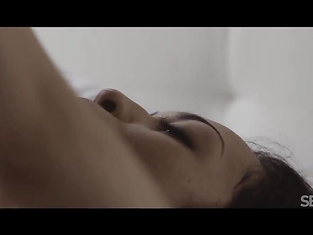 Erotic lesbian sex with a view featuring Noa Tevez and Mini Vamp