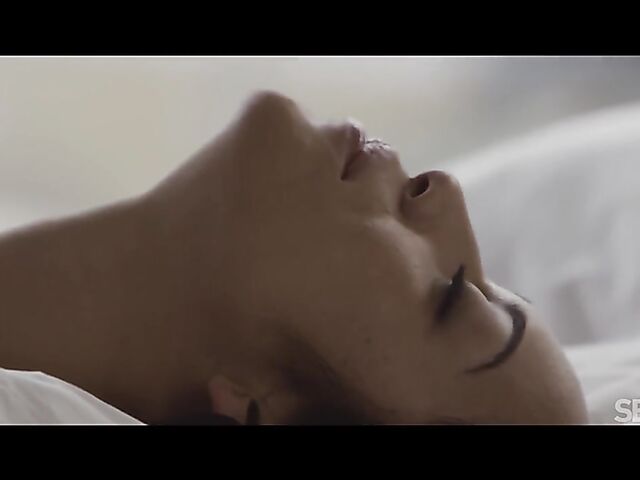 Erotic lesbian sex with a view featuring Noa Tevez and Mini Vamp