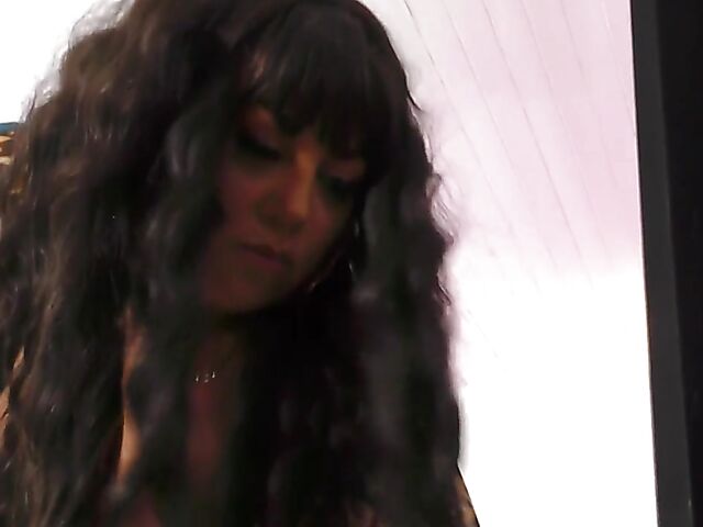 Busty BBW dildo lover JJ Jewel cleaning and masturbating