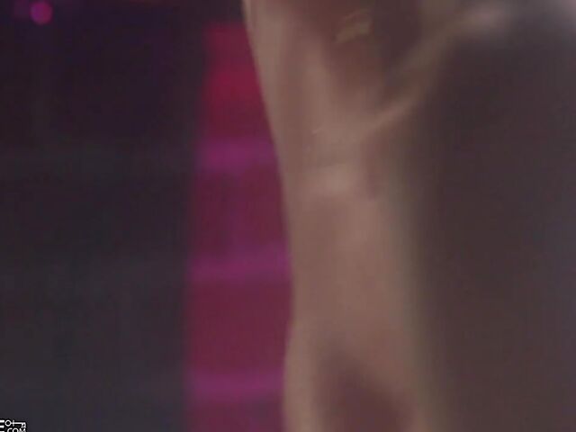 Bar fuck with sex-hungry blonde TJ Hart