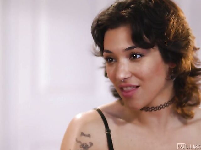 Young and sweet Sabina Rouge and Brooklyn Gray do girl on girl