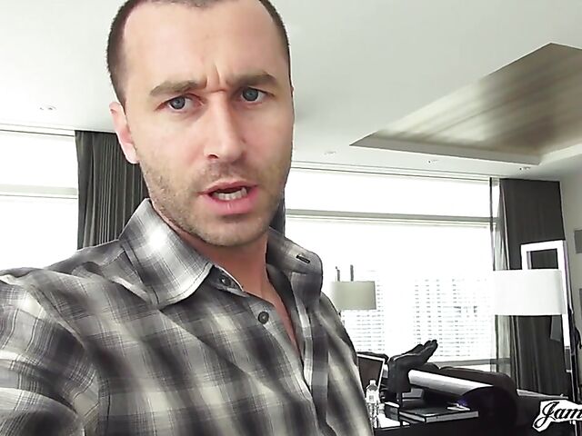 Behind the scenes with blonde pornstar Sarah Vandella