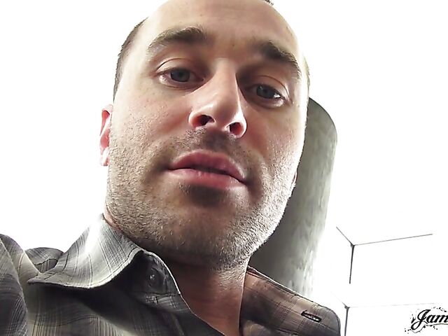 Behind the scenes with blonde pornstar Sarah Vandella