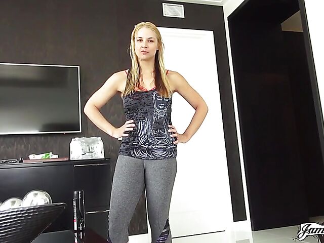 Behind the scenes with blonde pornstar Sarah Vandella