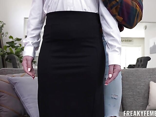 Pleasurable sex education with cute tutor bot Lily Lou