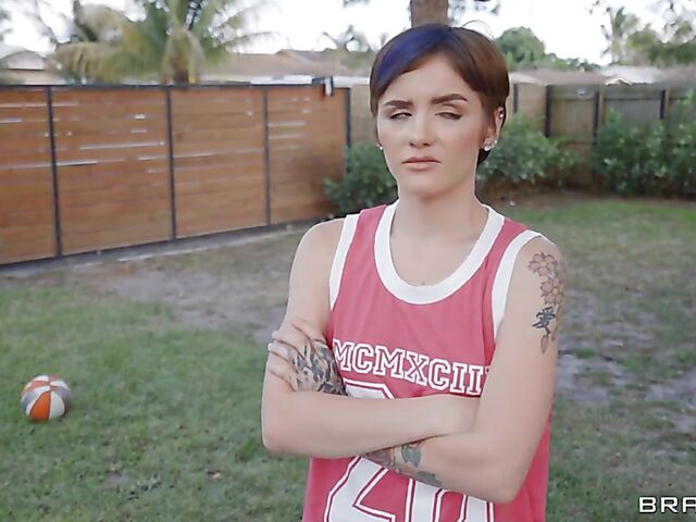 Boy fuck milf and lesbians' first BBC threesome with Rosalyn.Sphinx, Arietta Adams, and Kate Dee