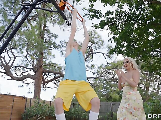 Boy fuck milf and lesbians' first BBC threesome with Rosalyn.Sphinx, Arietta Adams, and Kate Dee