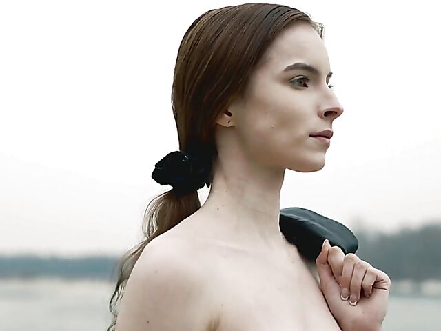 Loren Sun's solo in red sexy dress and high heels