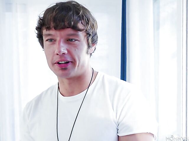 Sophia Locke - Blue-eyed fitness MILF blowjob