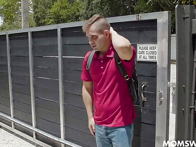 Mom Swap face sitting and pussy fucking with Charley Hart and Crystal Rush